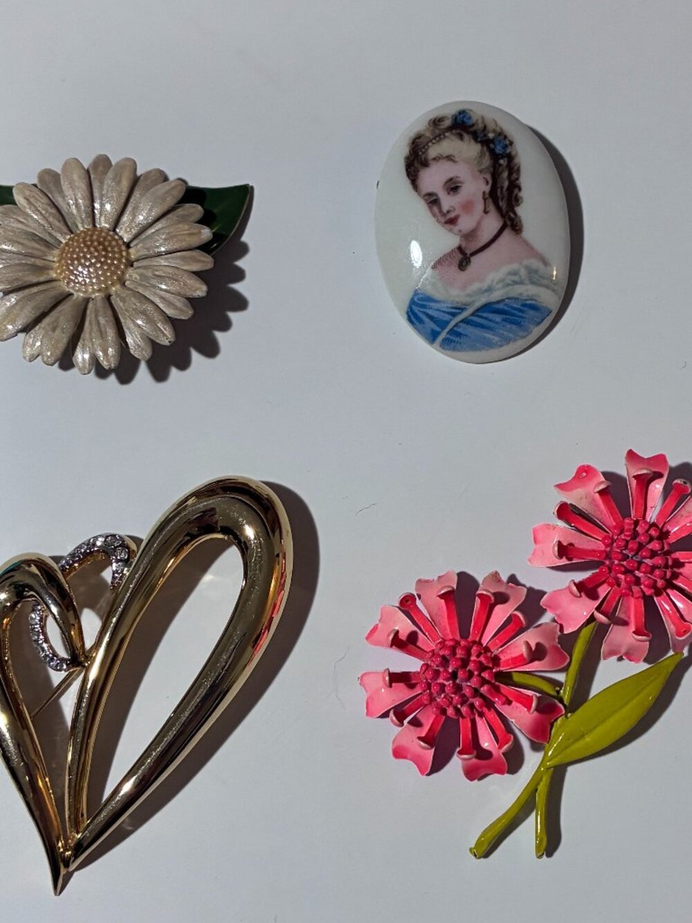 Highly Collectible Estate Brooches Bundle